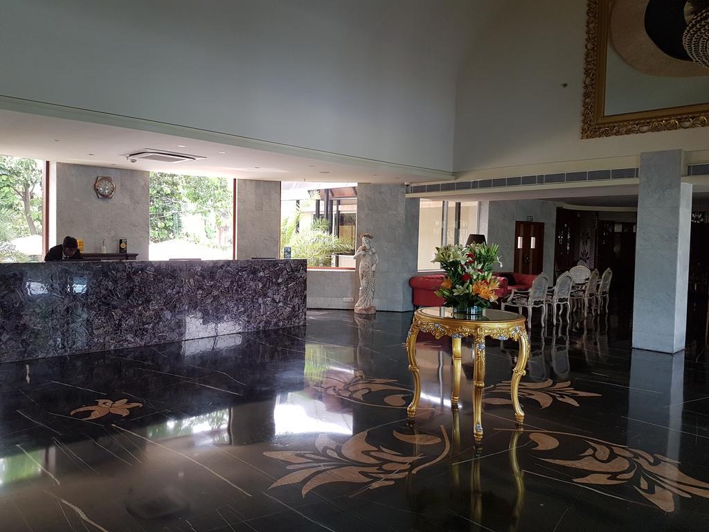 Atrio By Devam Hotel Gurgaon Buitenkant foto