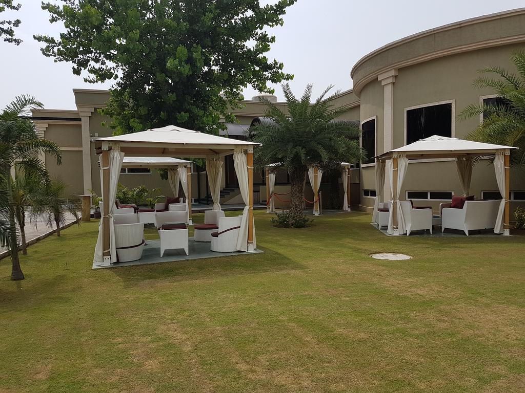 Atrio By Devam Hotel Gurgaon Buitenkant foto