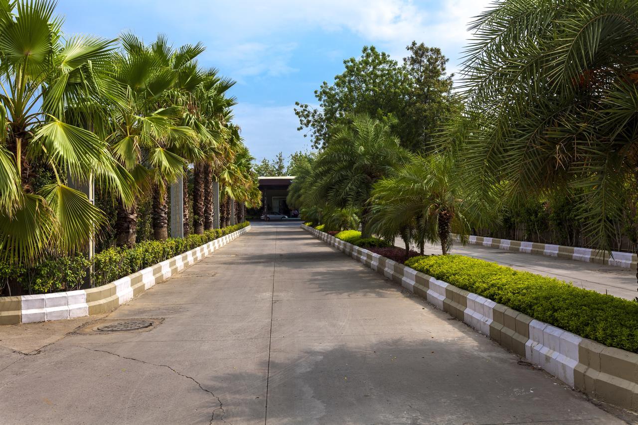 Atrio By Devam Hotel Gurgaon Buitenkant foto